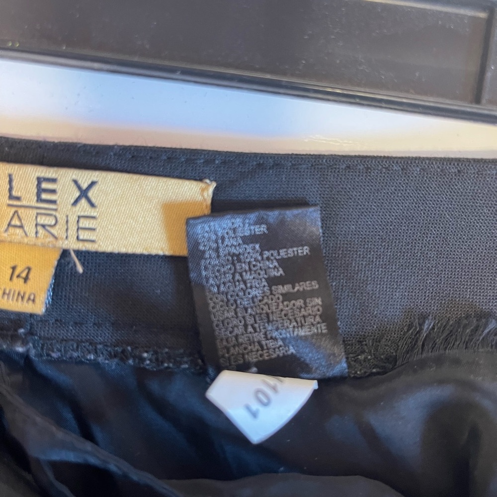 Women’s slacks. - Picture 6 of 6